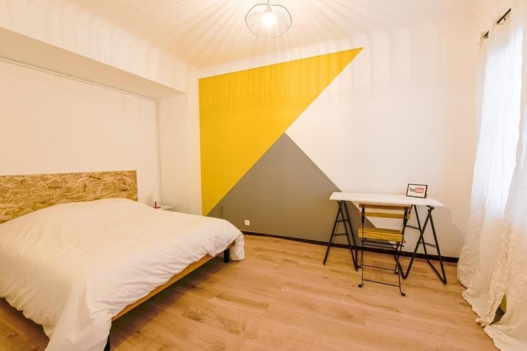 Charmant Logement Plein Pied Au Coeur Du Village Castelculier Buitenkant foto