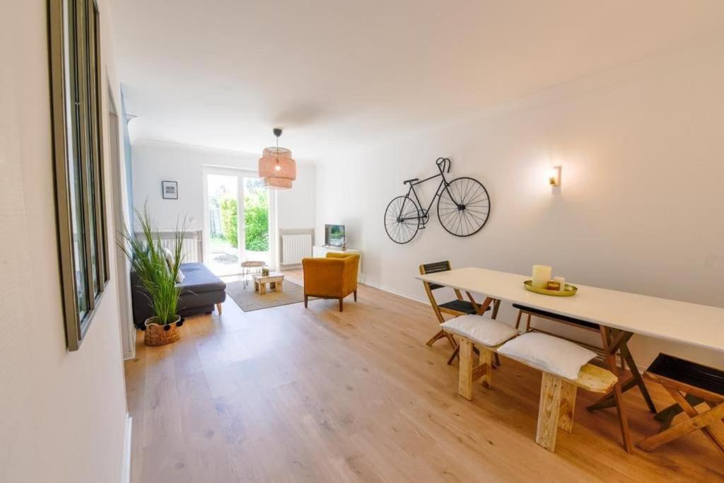 Charmant Logement Plein Pied Au Coeur Du Village Castelculier Buitenkant foto
