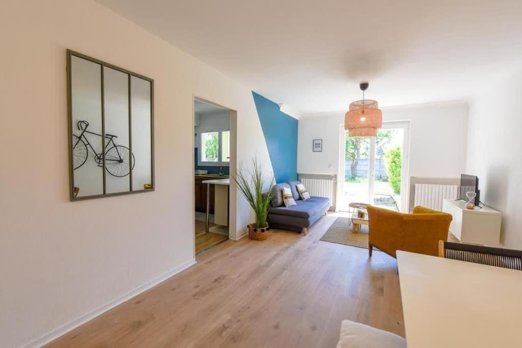 Charmant Logement Plein Pied Au Coeur Du Village Castelculier Buitenkant foto