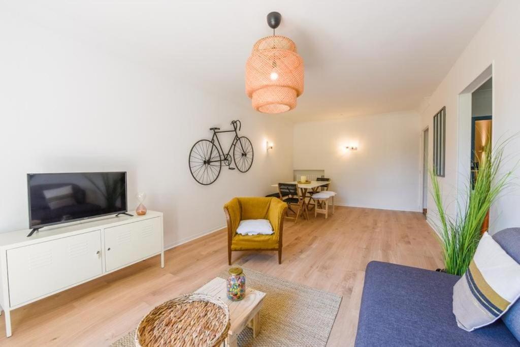 Charmant Logement Plein Pied Au Coeur Du Village Castelculier Buitenkant foto